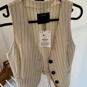 Bershka Vest in Ecru